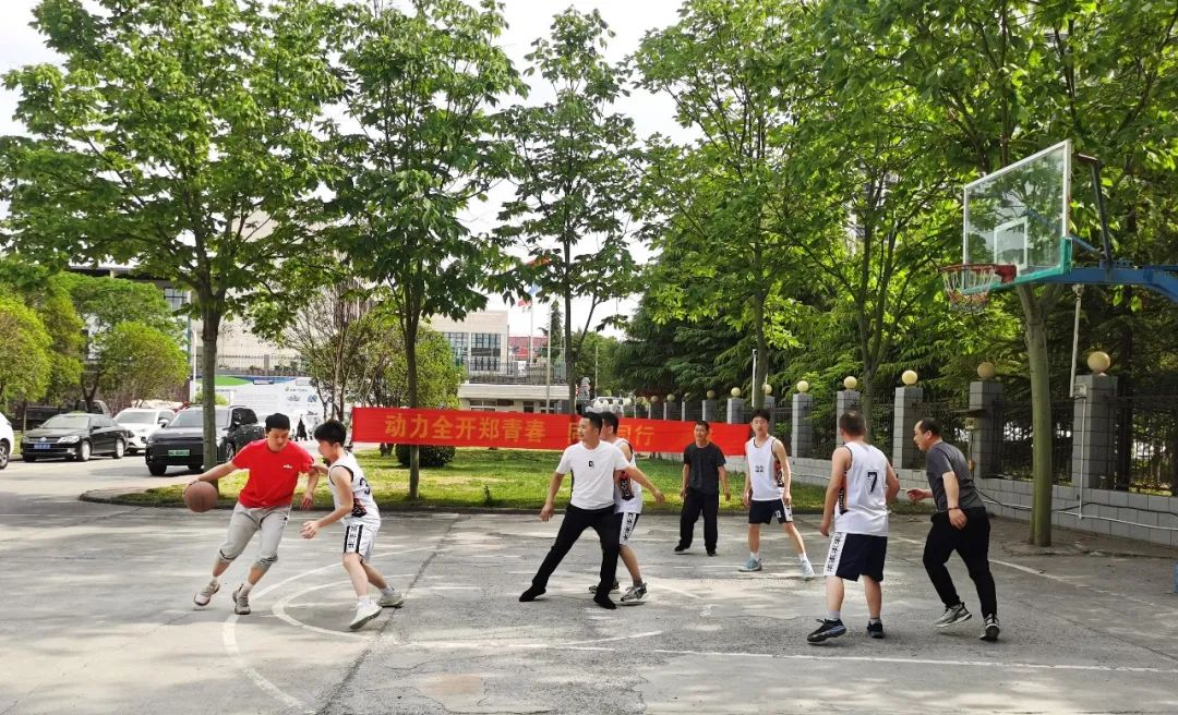 上海山美股份2025春季運(yùn)動(dòng)會(huì)火熱啟幕！拔河、籃球預(yù)賽燃情開戰(zhàn)
